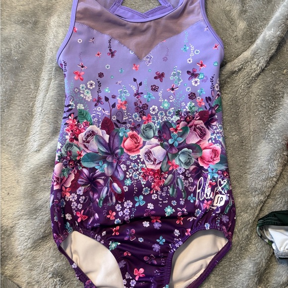 Sylvia P - Purple Floral Design - Picture 1 of 4